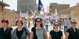 Foto: chrismon Frauen bei einer Demonstration